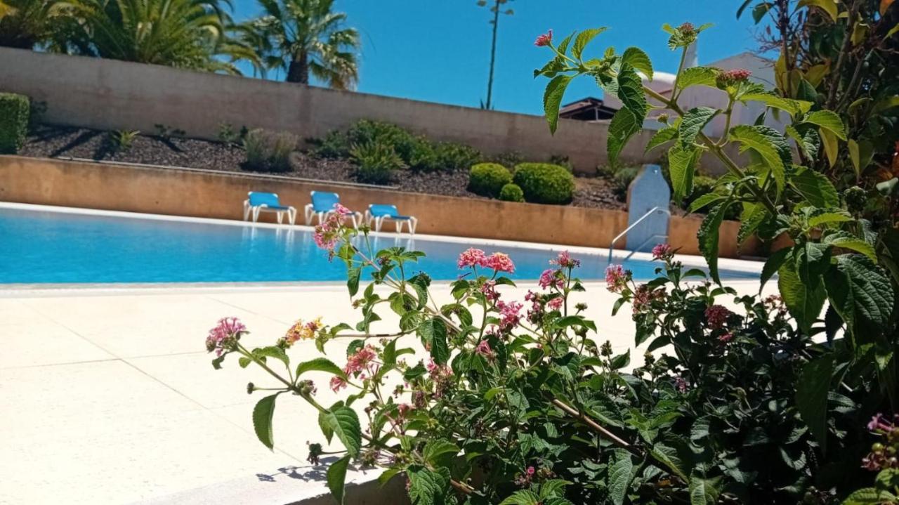 Ocean View Residences 3 Bedroom Villa'S Sea View อัลบูเฟรา ภายนอก รูปภาพ